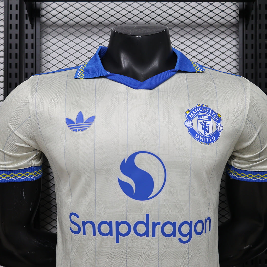 Manchester United Men's Retro Player Jersey