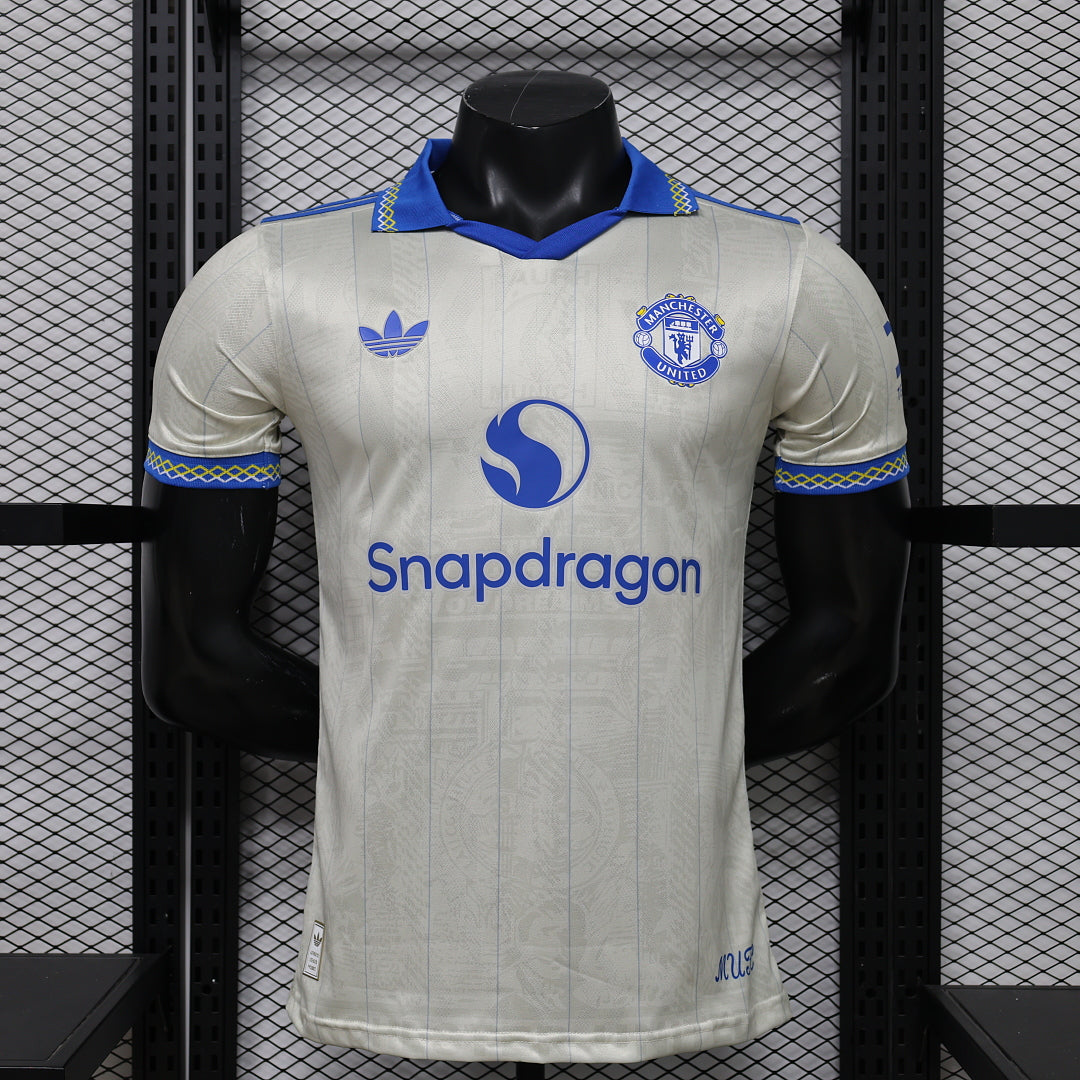 Manchester United Men's Retro Player Jersey