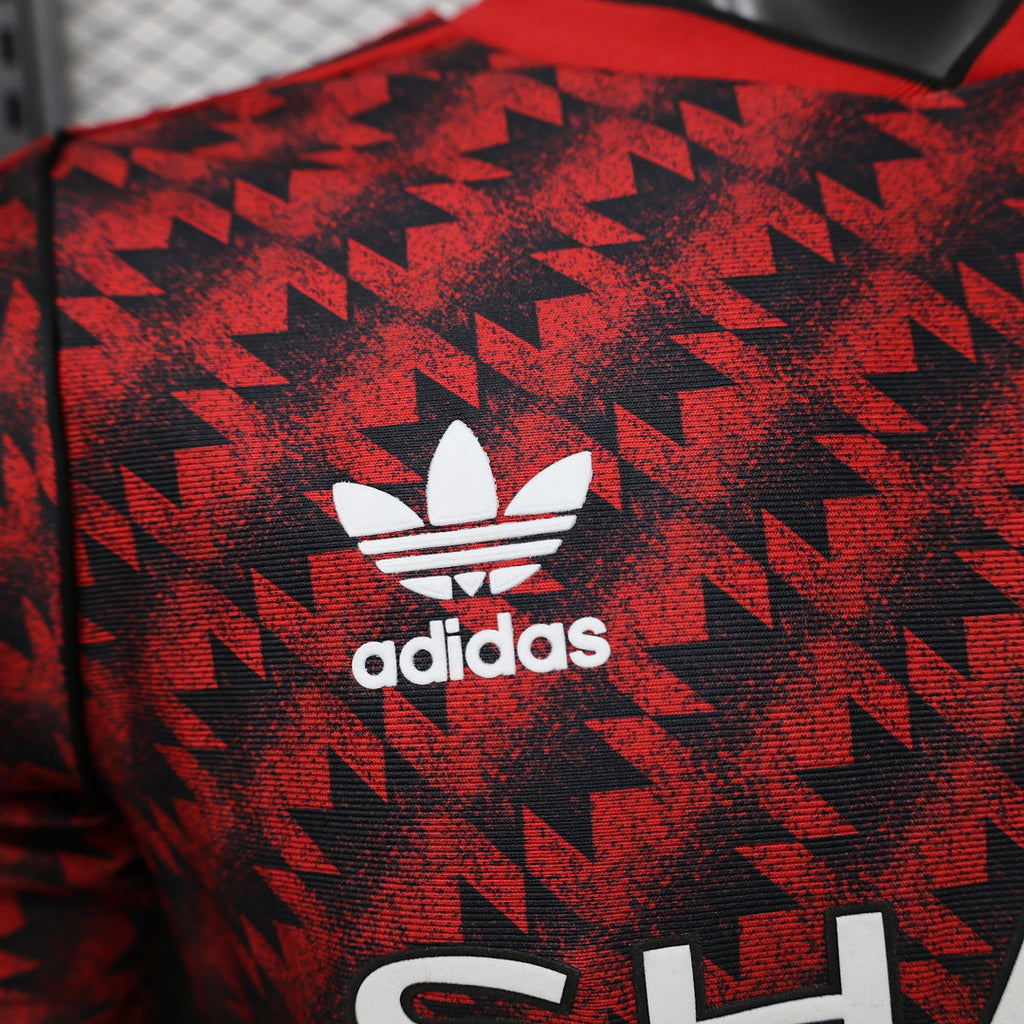 Manchester United Men's Retro Player Jersey
