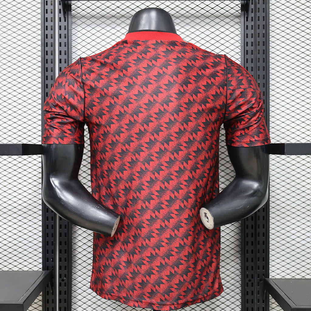 Manchester United Men's Retro Player Jersey